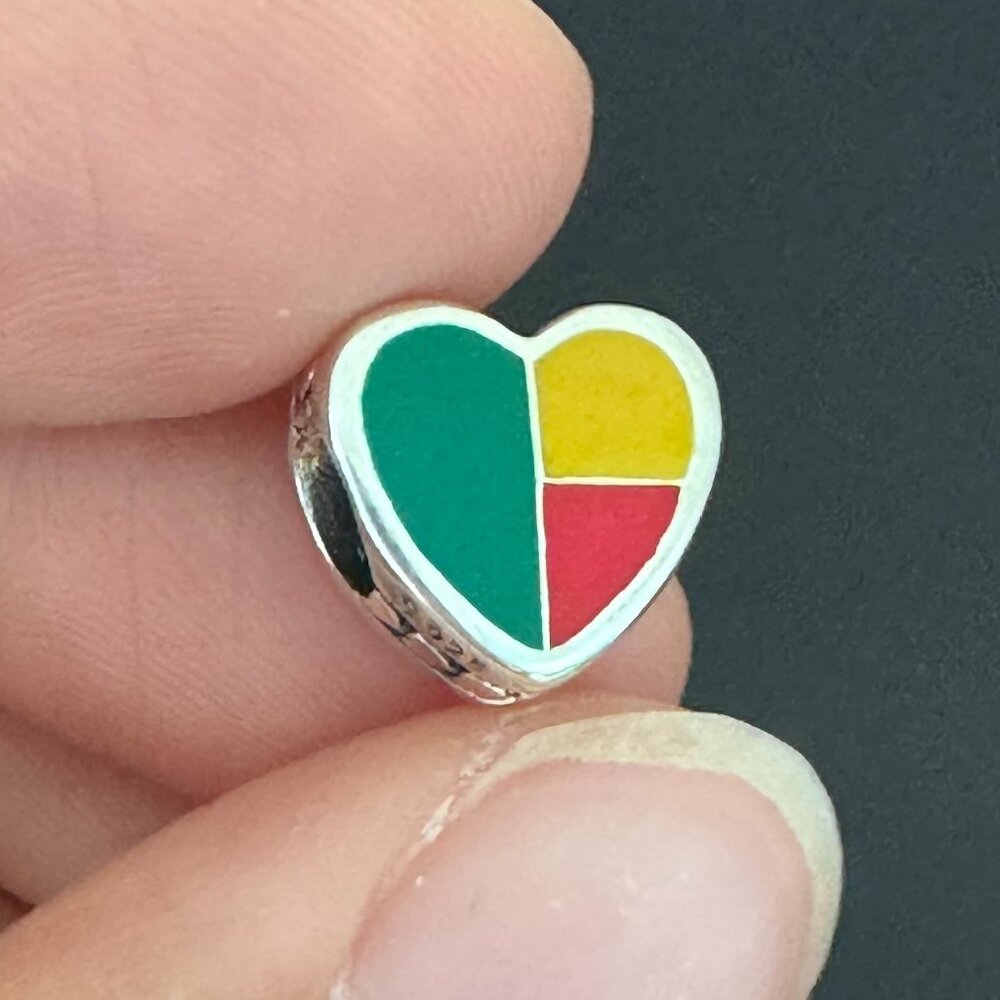 Pandora Benin Falg Heart Exclusive Charm